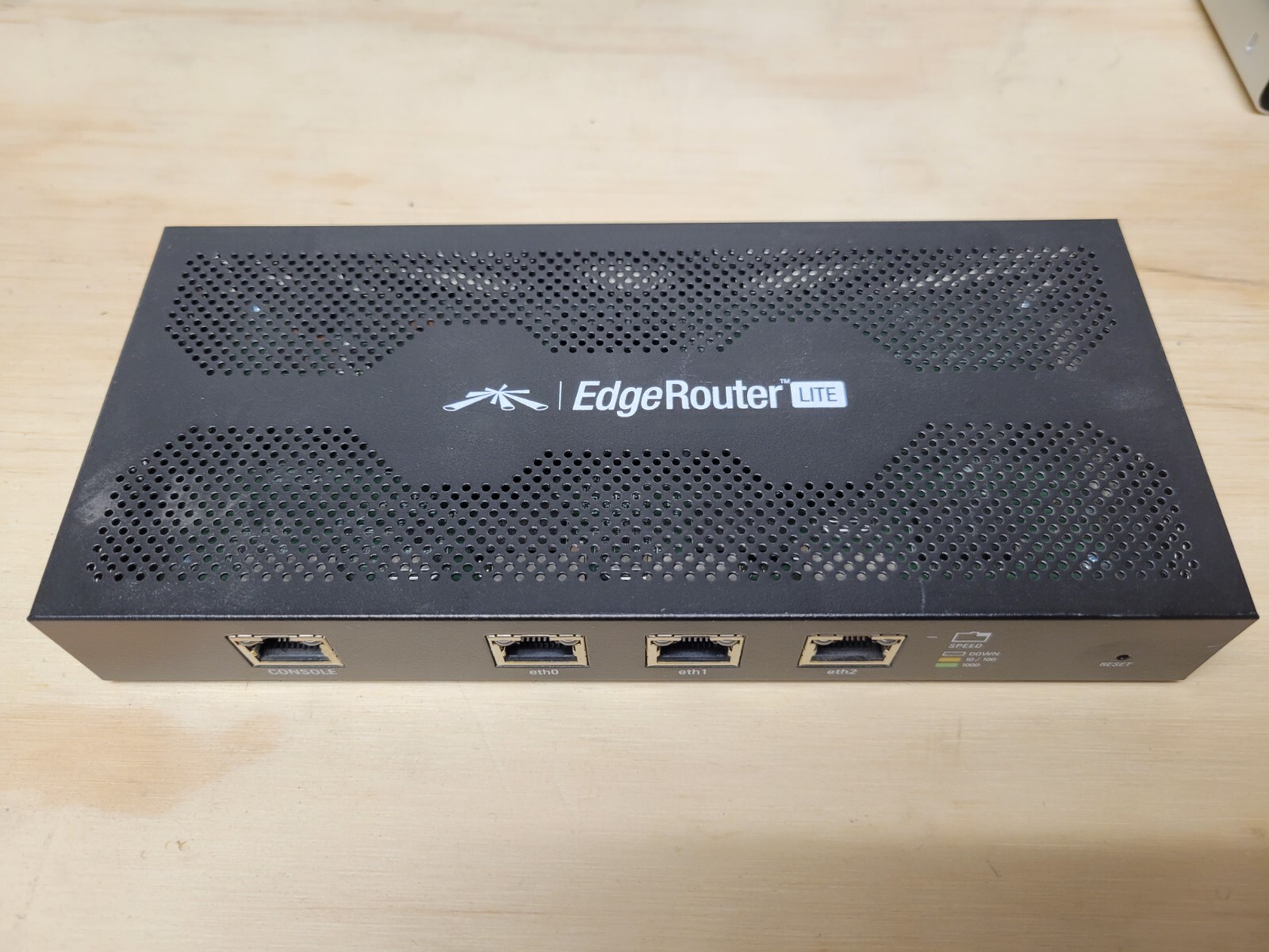 Ubiquiti Networks EdgeRouter Lite 3-Port Router ERLite-3 (Black) w ...