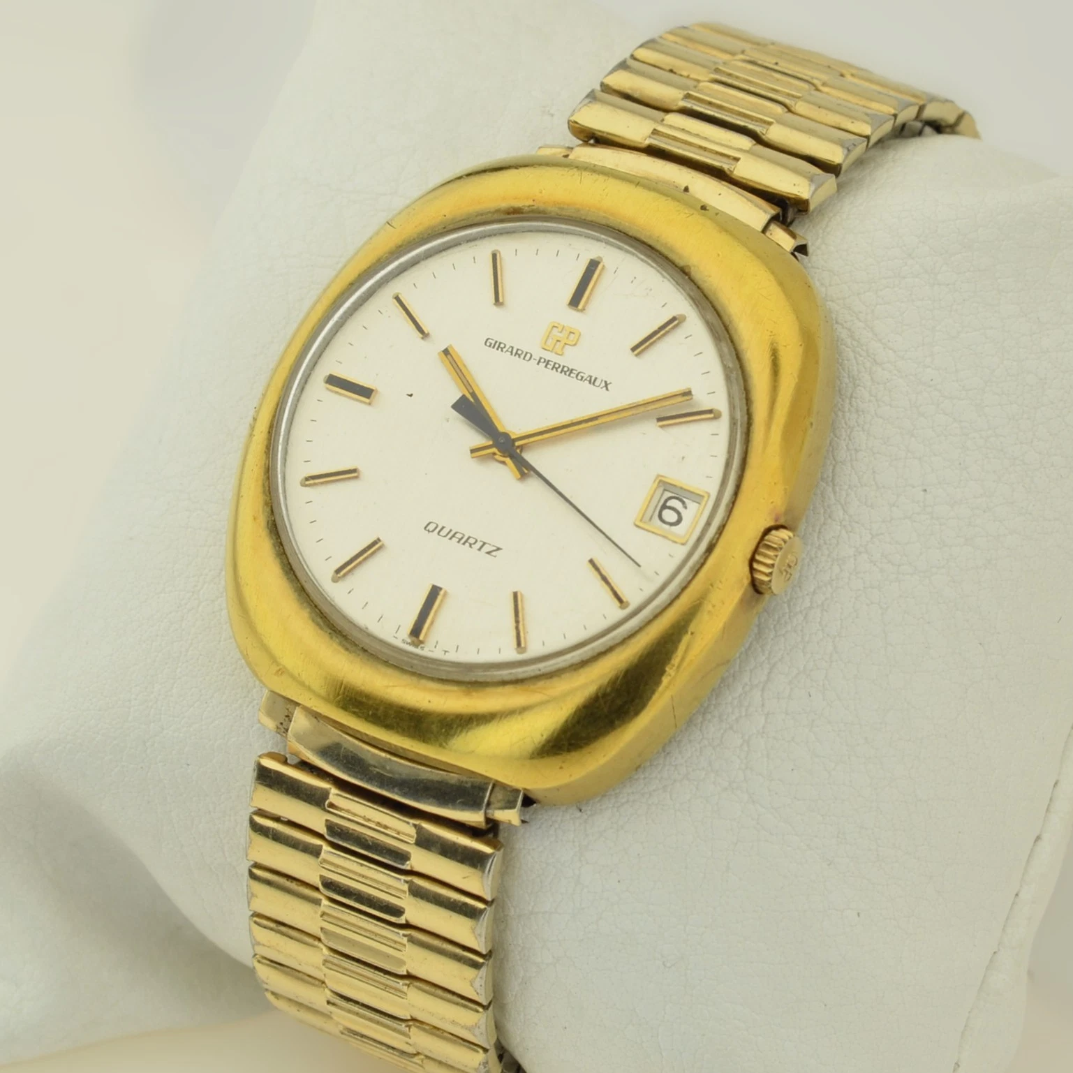 Girard Perregaux — [DEFECTIVE] Vintage Girard-Perregaux 18K Bezel Quartz Cal. 354-014 – 1970s Era