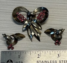 Krasne of California Vintage Bow Jewelry Set Silver Pink Pin Brooch Earrings
