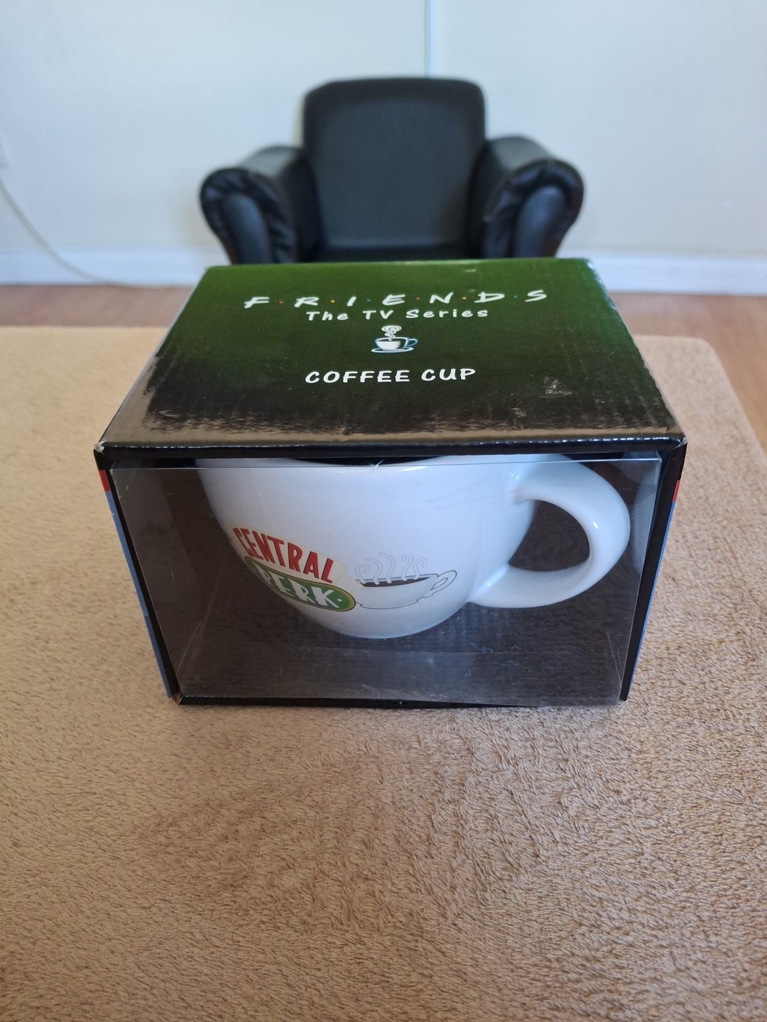 Pyramid International SCMG24105C 22oz Friends Central Perk Coffee Cup