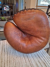 Vintage 20's Foremost 4783 Buck Crouse buckle back catchers mitt. USA  nice