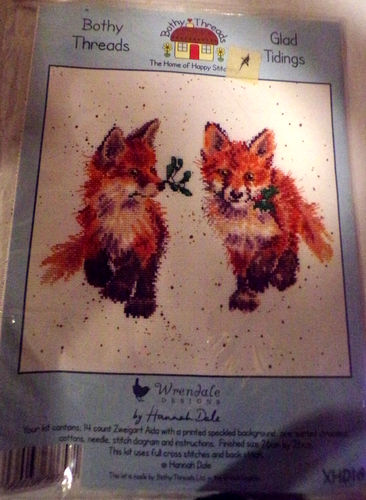 SP25 BOTHY THREADS "GLAD TIDINGS" FOXES CROSS STITCH XHD18