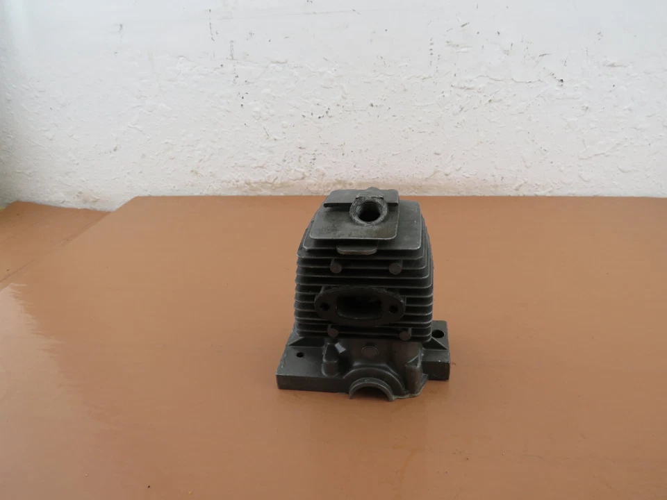 Geen Machine 7400 Chainsaw OEM Cylinder - Image 4 of 4