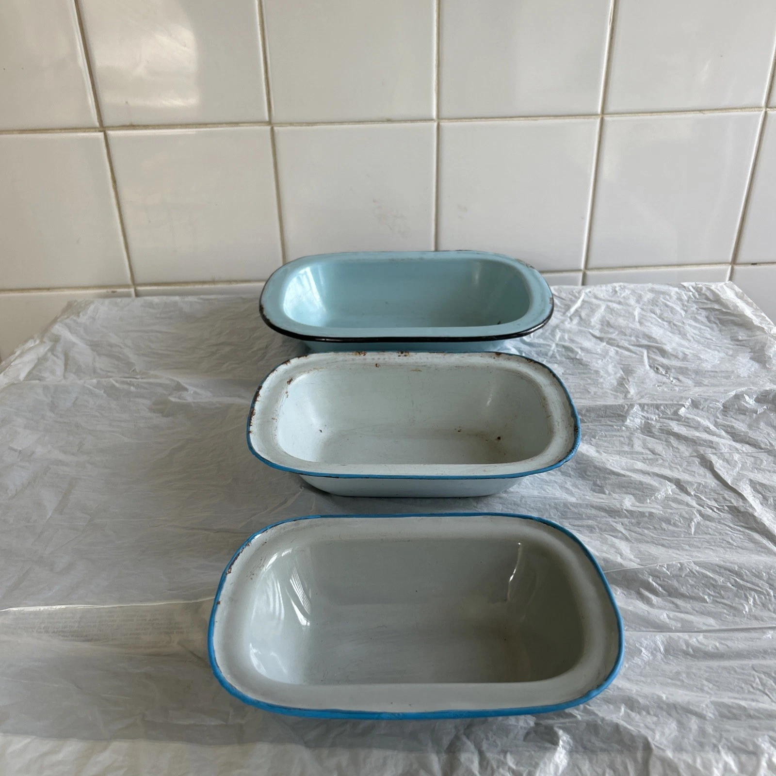 Vintage Enamel Pie Serving Dishes Pale Blue Graduated Kitchen Ware Kitchenalia