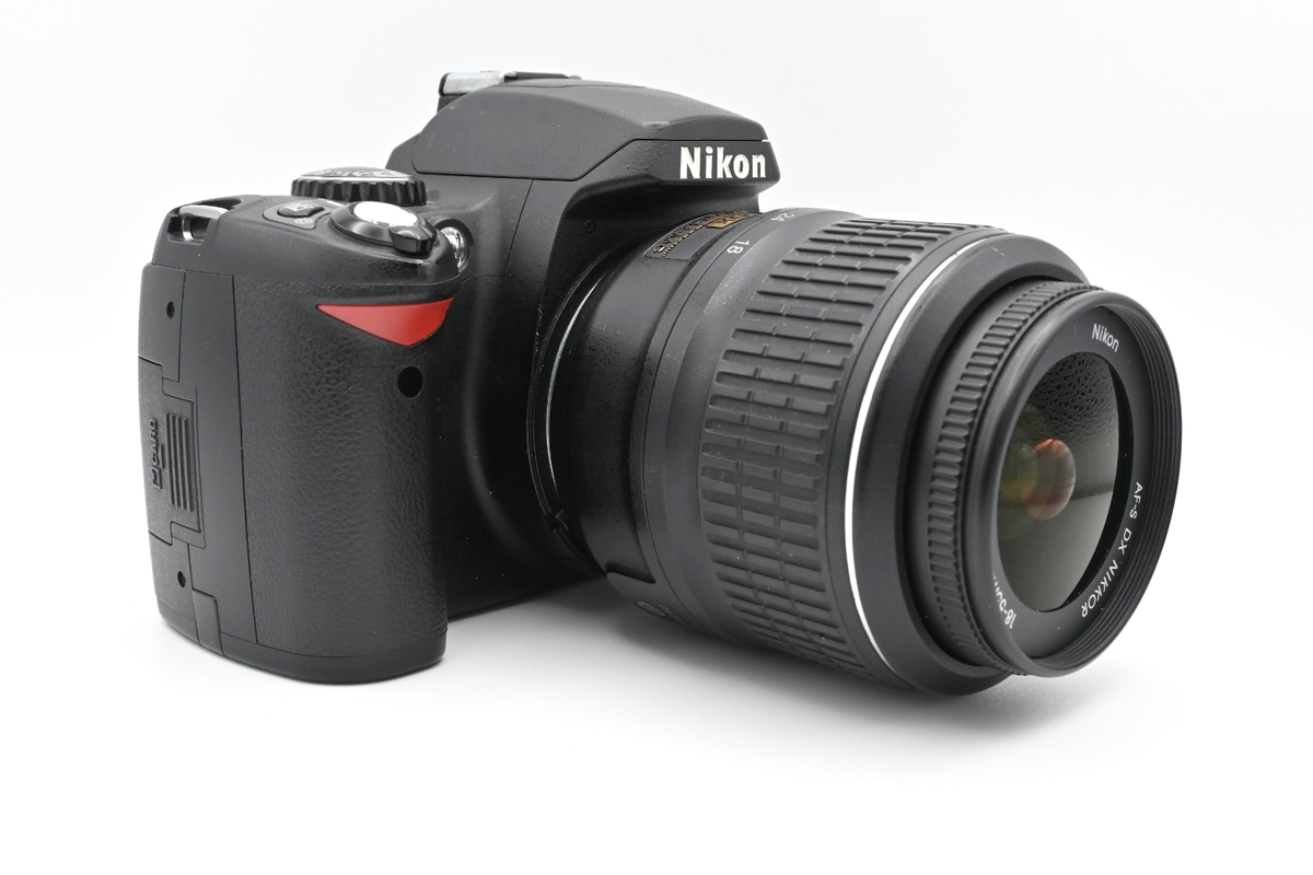 Nikon D40 DSLR Camera Kit w/ AF-S DX 18-55mm VR Lens Tested from