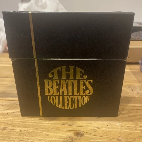 THE BEATLES "WORLD RECORDS 25 SINGLES BOX SET LAST ISSUE 1978 WITH SGT PEPPER