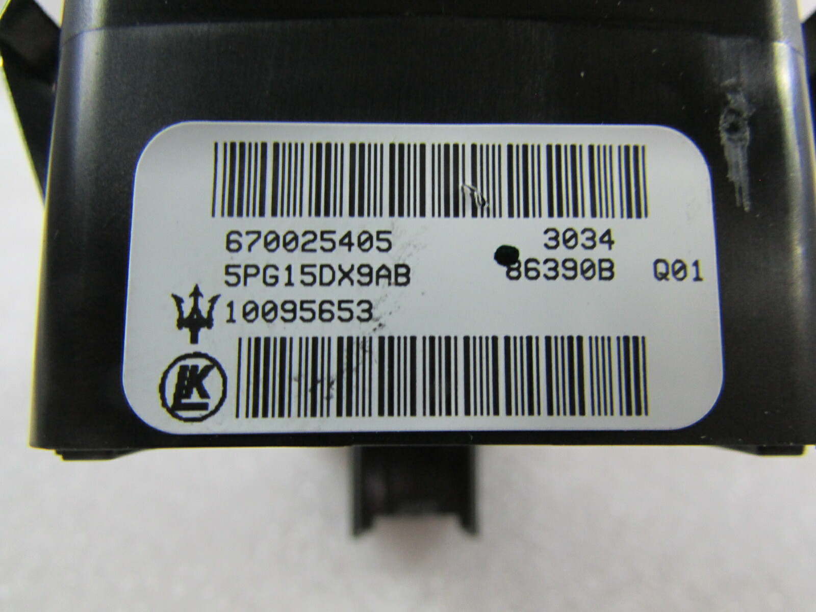 Maserati Ghibli, RH, Right Rear Door Window Switch, Used, P/N 670025405