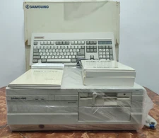 Vintage Samsung Personal Computer SD 700 - New With Original Box