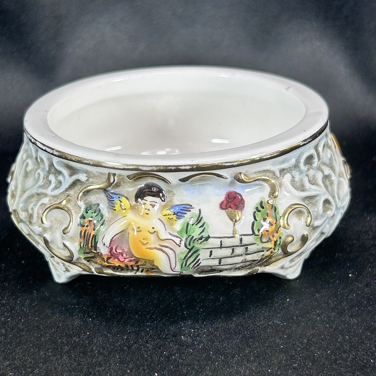 GB R. CAPODIMONTE Italy Porcelain Footed Trinket Jar Cherubs 4