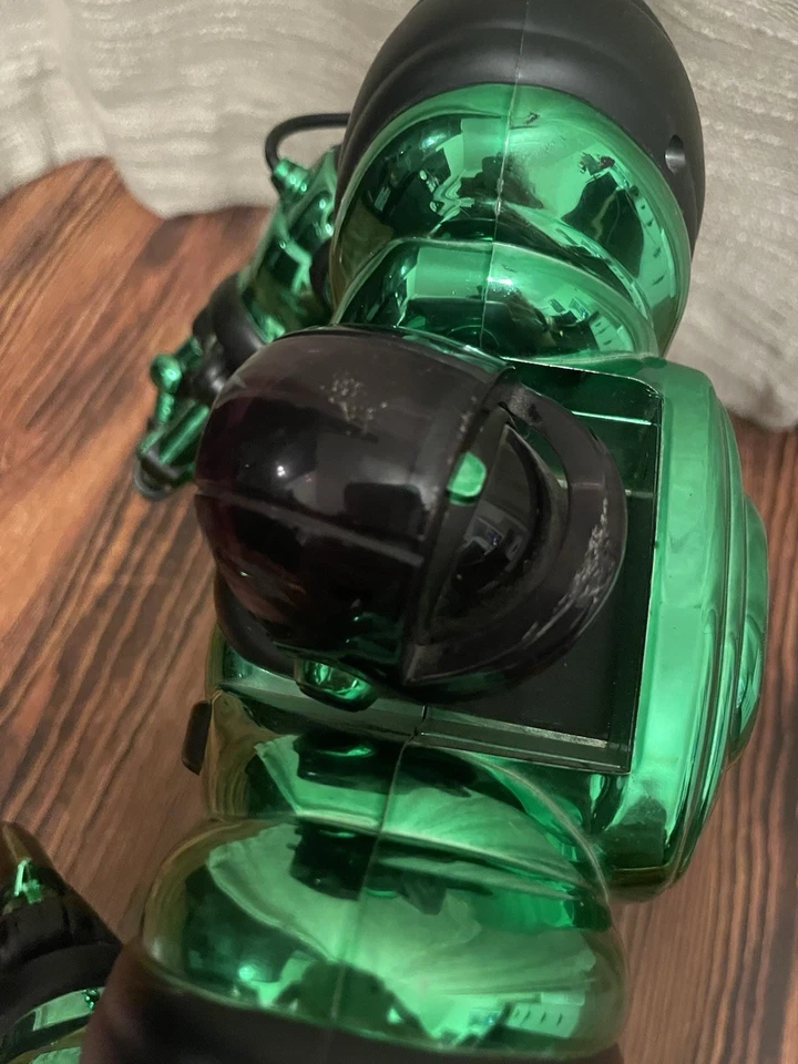 Robosapien Robot with Remote Control Green NOT TESTED - Image 4 of 4