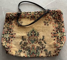 VINTAGE LARGE SIZE CARPET BAG TOTE WITH ZIPPER CLOSURE  HANDLES
