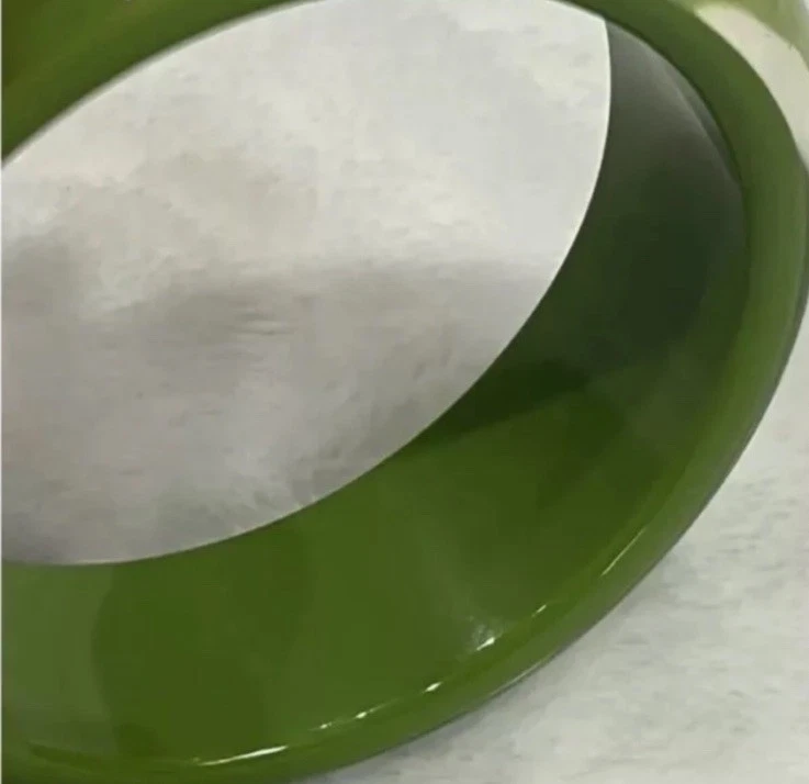 Brazalete Brazalete RARA Avis By Iris Apfel Resina Verde 7.8” Circunferencia 2.5” Diamante Foto 3 de 4