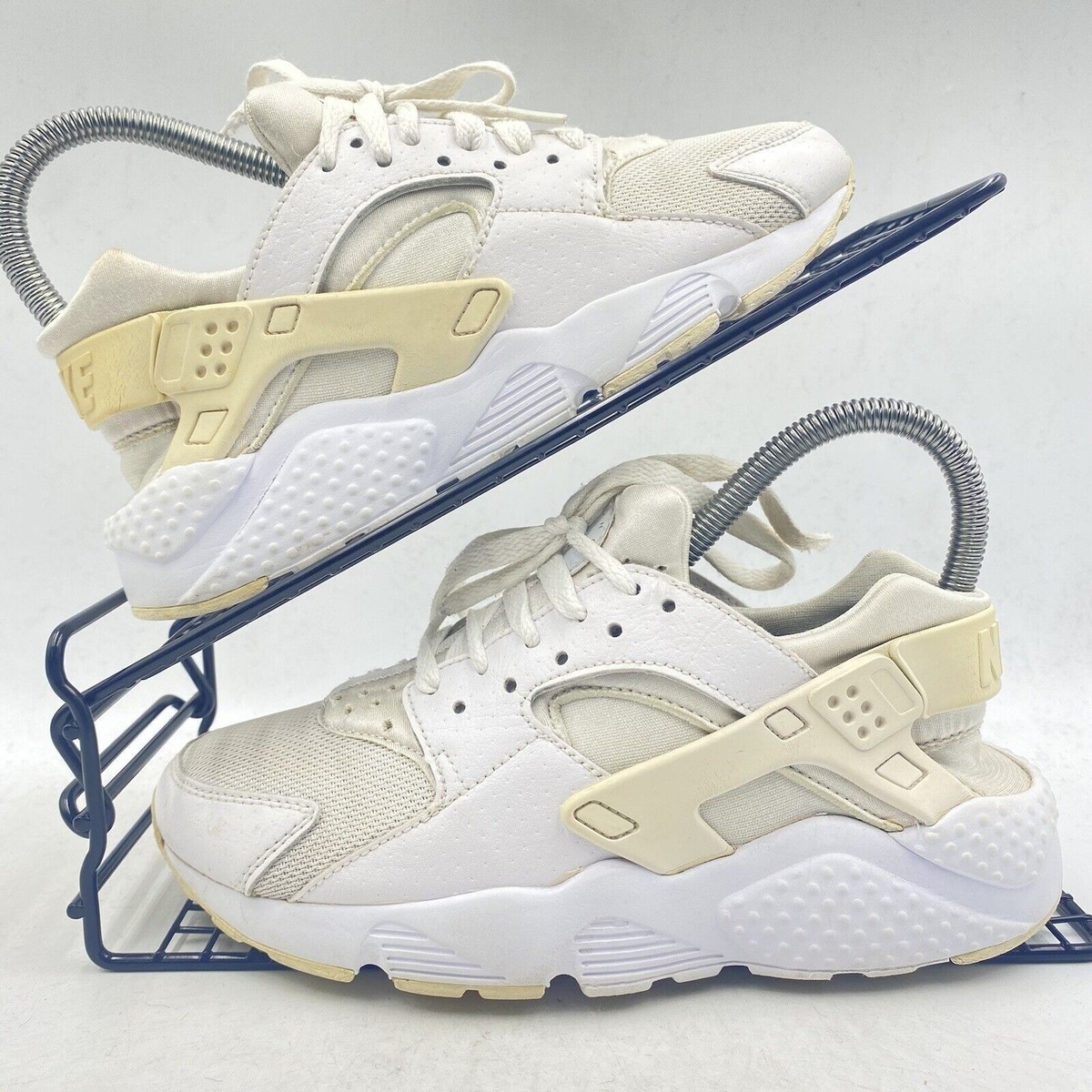 white and gold huaraches