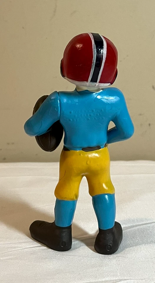Topper de pastel Wilton vintage - jugador de fútbol americano - azul y amarillo #55 Foto 2 de 2