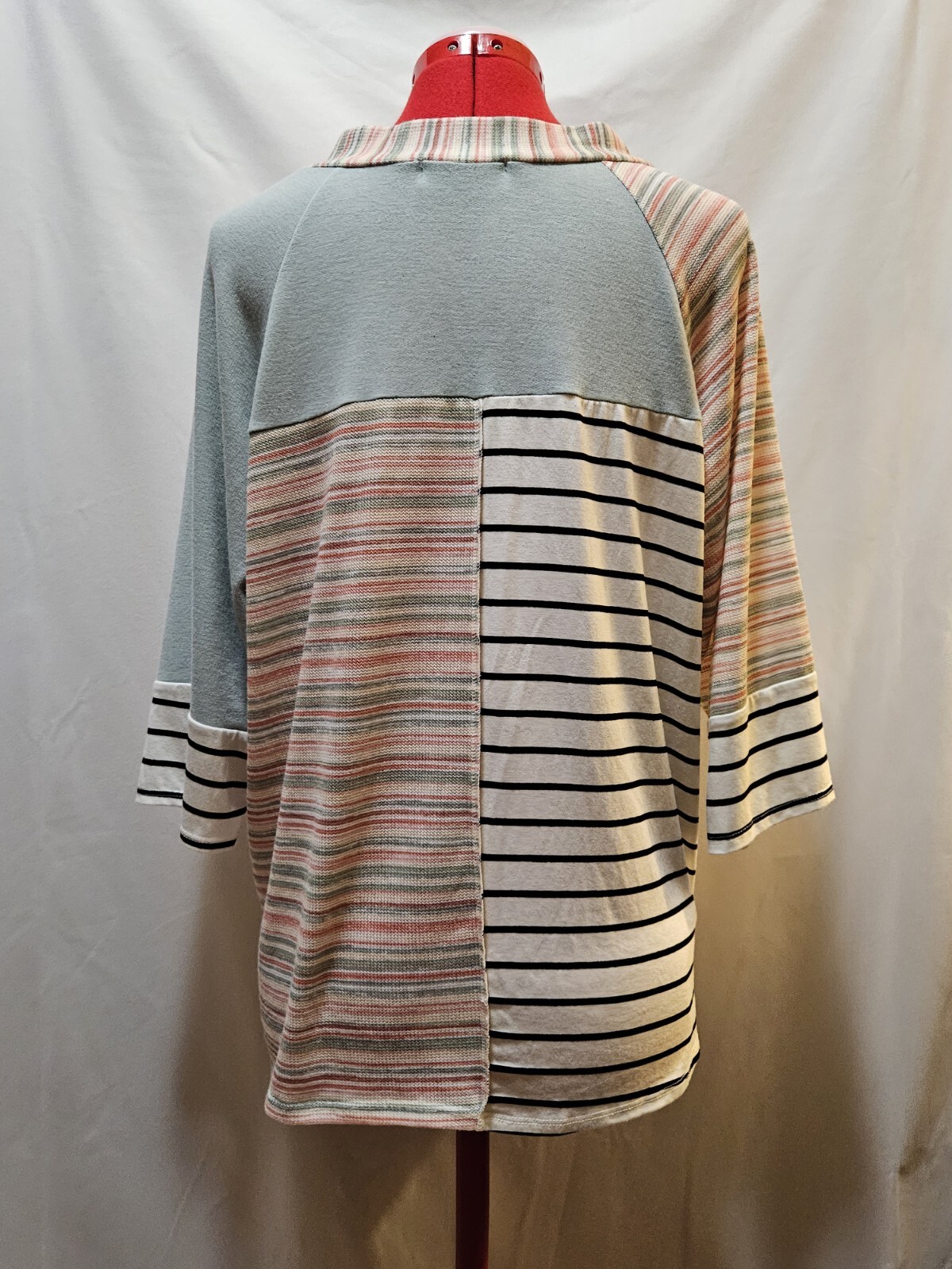 Sugarfox Multicolor Mixed Pattern V-neck Blouse. … - image 3