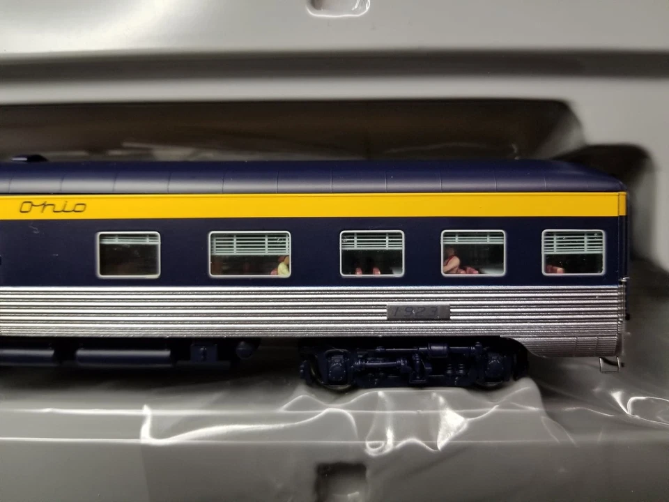 Venetian Blinds Brown HO Scale - Image 2 of 3