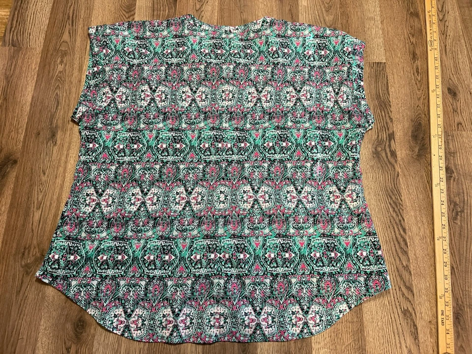 Camisa Van Heusen, para mujer talla XXL, verde rosa blanco, estampado integral, sin mangas Foto 2 de 4