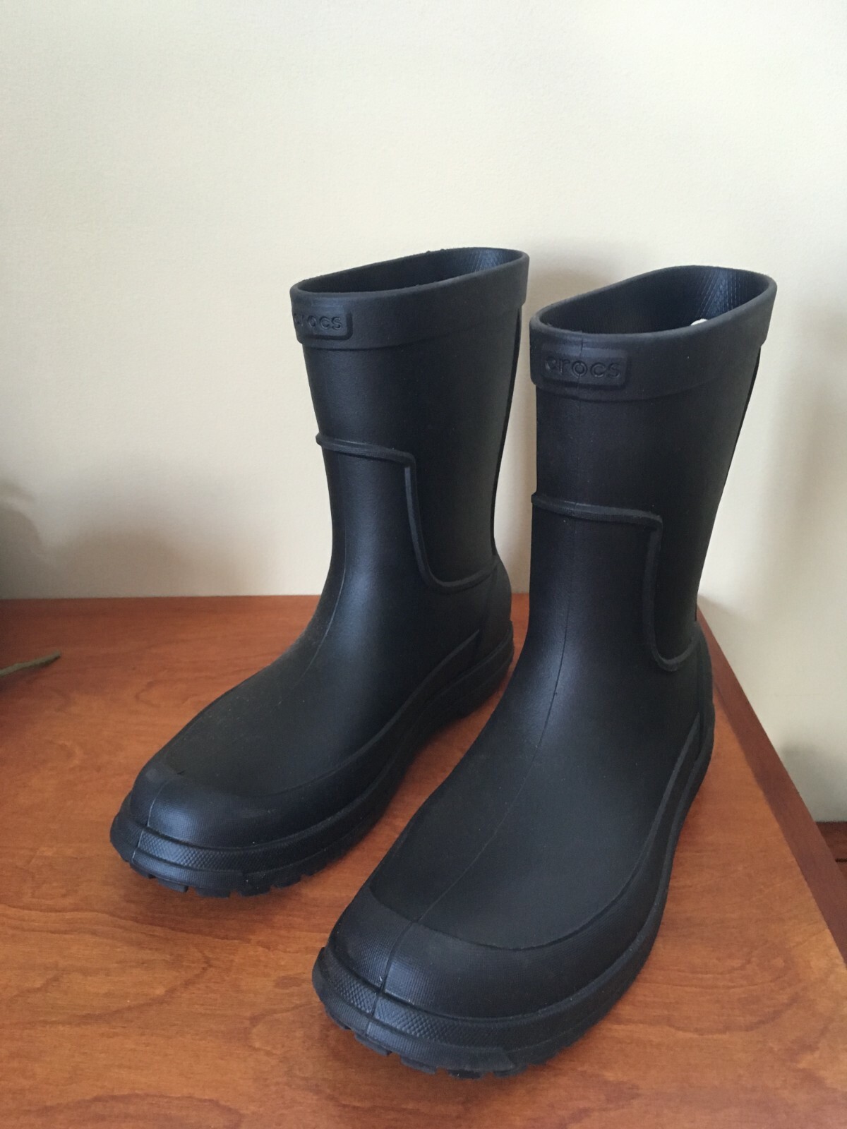 crocs mens rain boots