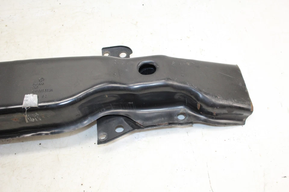 Barra de impacto de refuerzo frontal Volkswagen Golf 1999-2006 OEM CG95 Foto 2 de 4