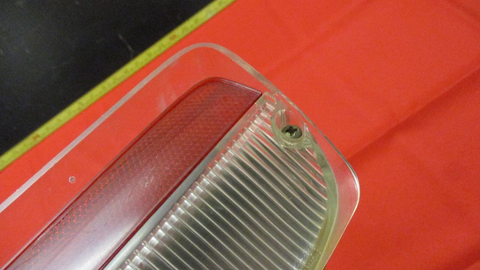 1974-1976 CHRYSLER NEWPORT BACK UP LIGHT ASSEMBLY - Image 2 of 4