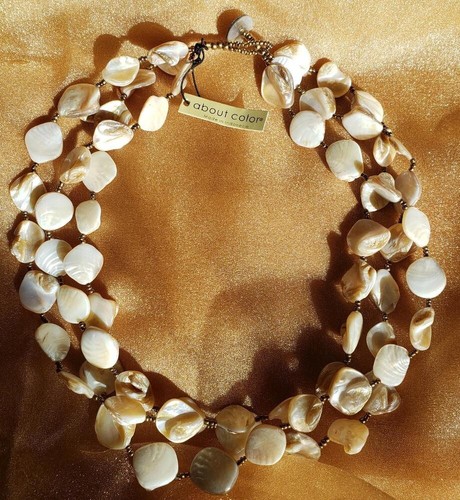 Sand/Tan seashell and seed bead 3 strand Necklace - Picture 2 of 4