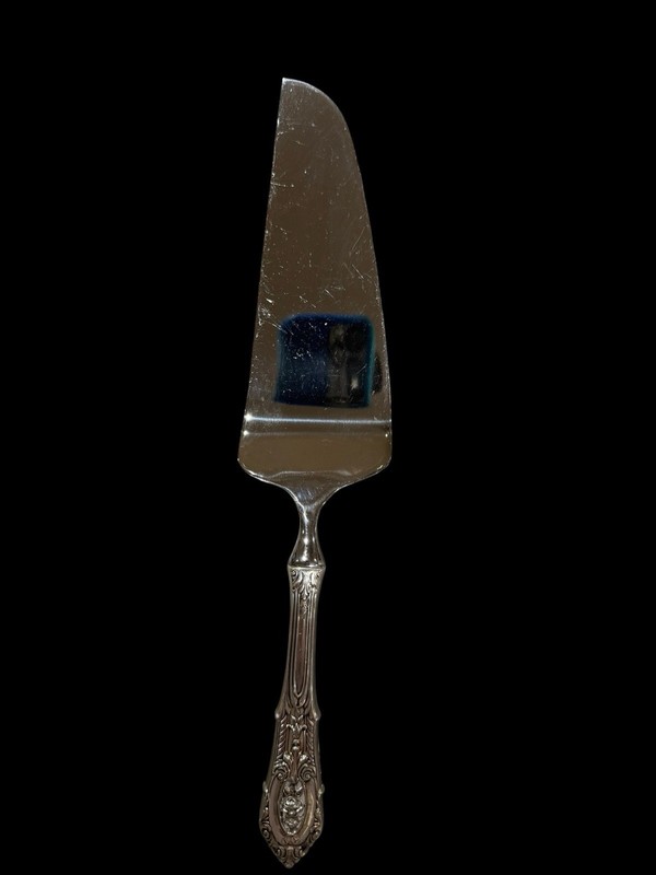 Wallace Sterling Silver Rose Point Pie and Cake Server