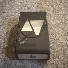 Stampin' Up Shelli Straight Scalloped Triangles Paper Punch Scrapbook Craft