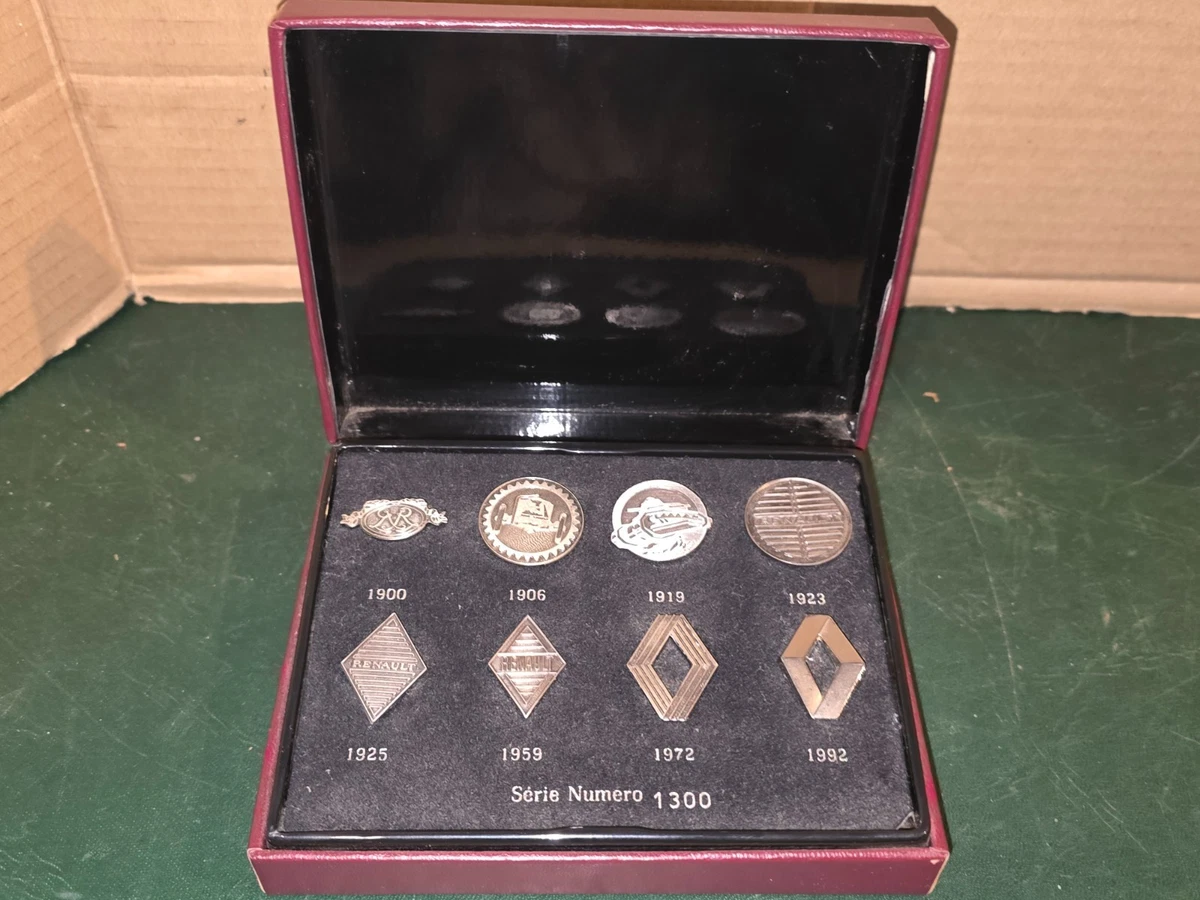 Pin's Voiture Rallye Monte-Carlo 92 – Renault Clio – édition Rare – état Occasion
