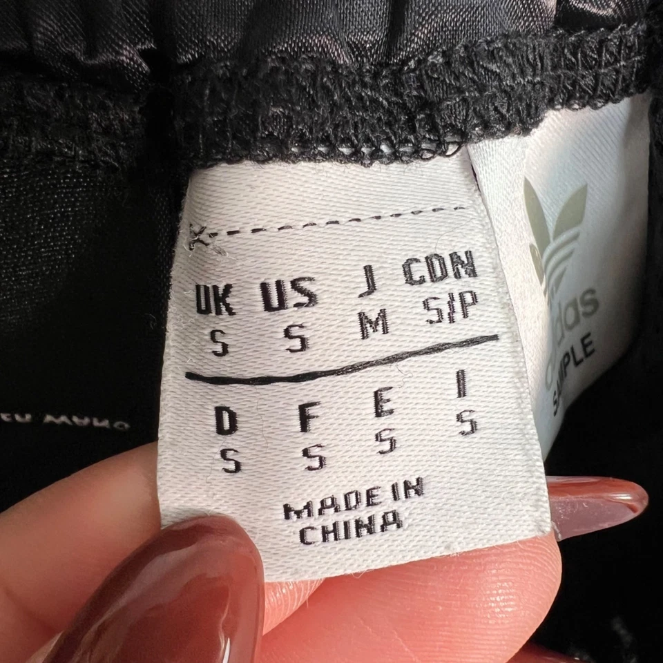 Pantalones Cortos Atléticos Adidas X Alexander Wang Para Hombres Talla Pequeña Negros Botones a Presión Nylon Foto 4 de 4