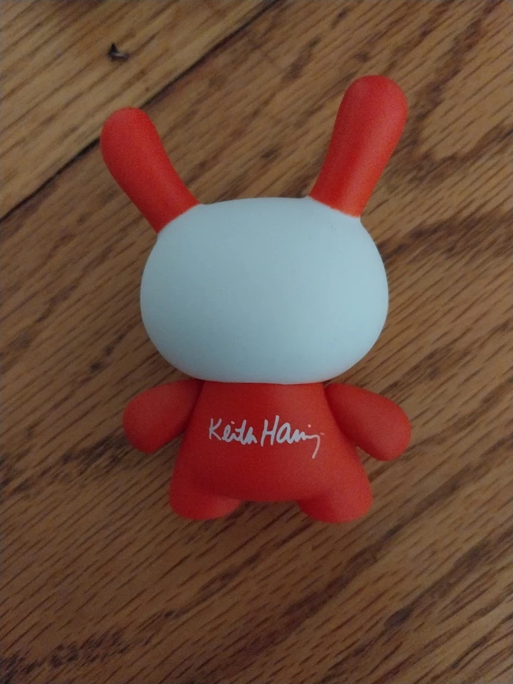 Figura Kidrobot Keith Haring Dunny Vinilo Serie Pop Shop Tokio 3 pulgadas Foto 3 de 4