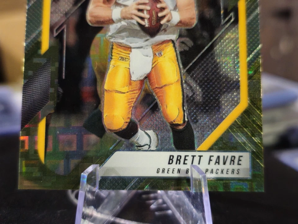 2021 Panini National VIP Gold Pack Pandora Prizm #5 Brett Favre #12/25 Packers🔥 - Image 3 of 4