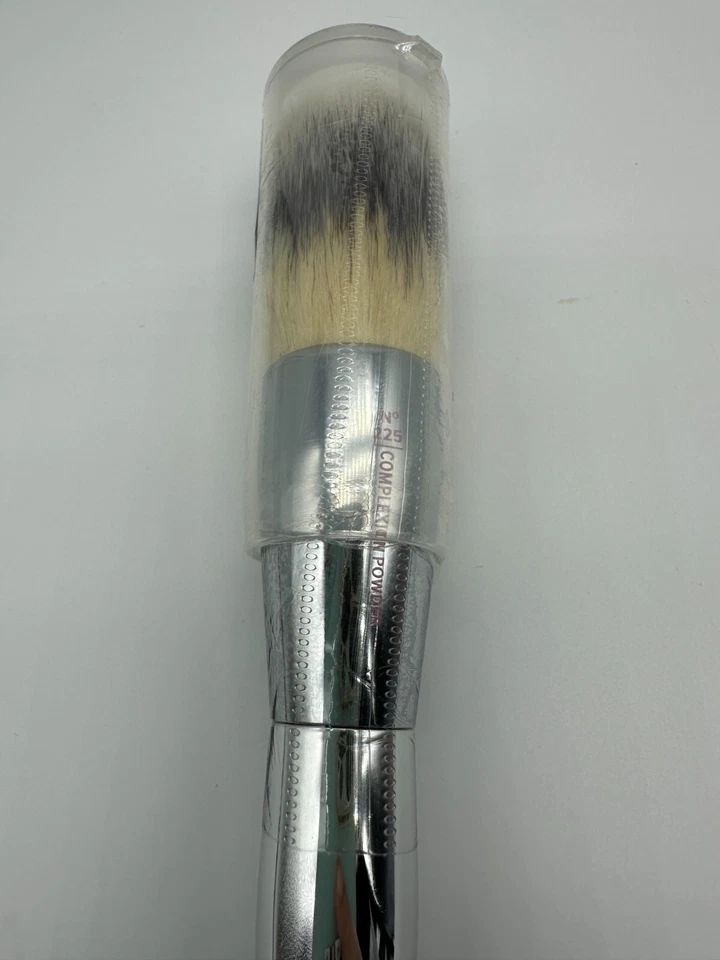 IT COSMETICS Ulta Love Beauty Fully Complexion Powder Brush #225 New in tube - Image 4 of 4