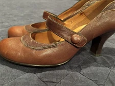 Sofft Size 8.5M Brown Mary Jane Heels