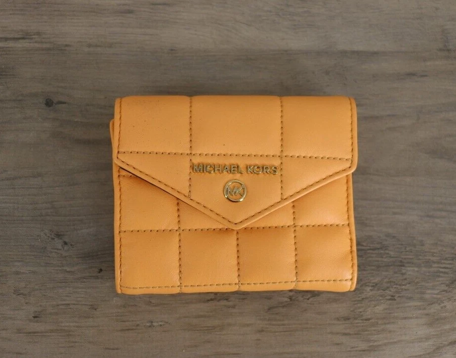 Michael kors quilted wallet deals