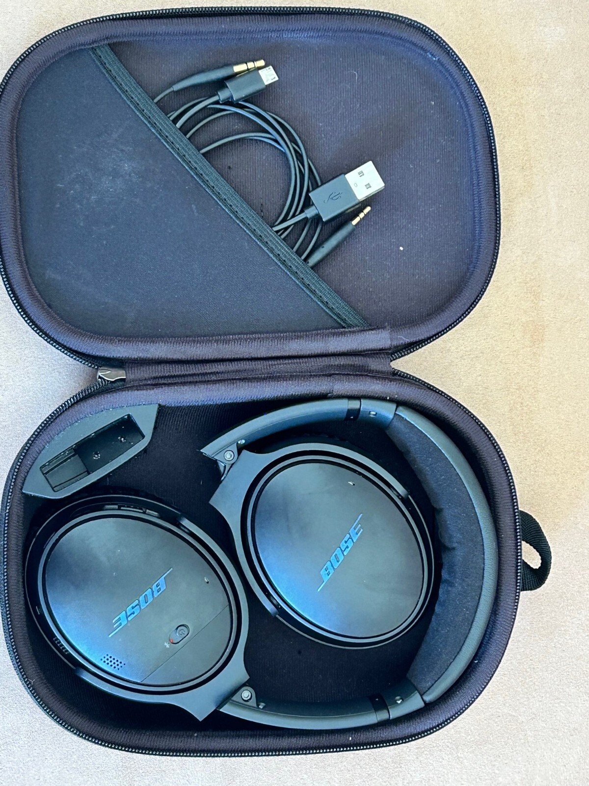 Bose QuietComfort 35 Over the Ear Wireless Headphones - Black / USED GOOD COND-image