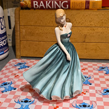 Royal Doulton Classics Sarah HN 3978 Figurine 2002 Bone China Signed