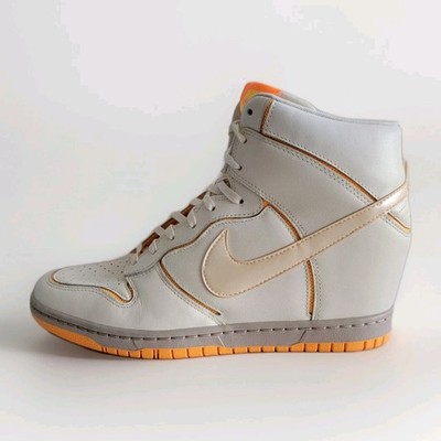 Nike Dunk Sky Hi Cut Out Wedge Größe UK 8,5 EUR 43 (644411 100) SAIL /ATOMIC MANGO