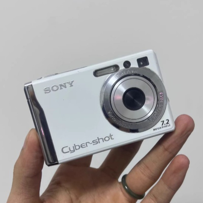 Sony Cyber-shot DSC-W80 Digital Camera 7.2 MP 3x Optical Zoom