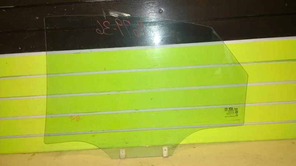 06 SUZUKI FORENZA SDN PASSENGER RIGHT REAR WINDOW DOOR GLASS OEM 1679-36 Foto 2 de 2