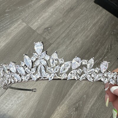 Tiara - Missing One Stone - Never Worn | eBay display picture 2
