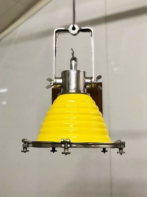 New Marine Vintage Aluminium Nautical Yellow Light mit Eisenhalterung - 2 Stk