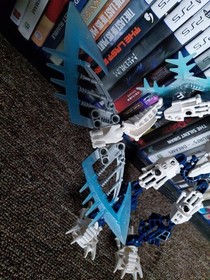 LEGO Bionicle 8988 Gelu Missing 2 Pieces No Manual/ Container