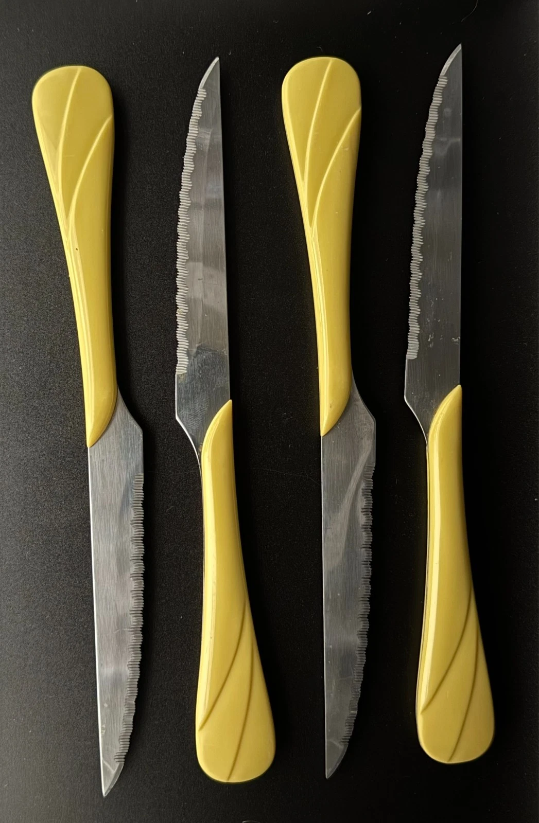 Vintage Fiestaware Steak Knives 4 Piece Set - Yellow