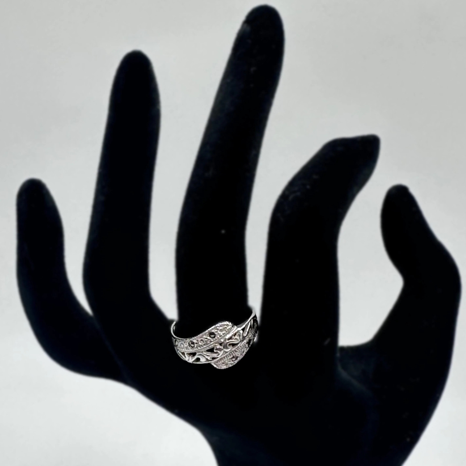 Vintage Sterling Silver Unique Pattern Engraved R… - image 3