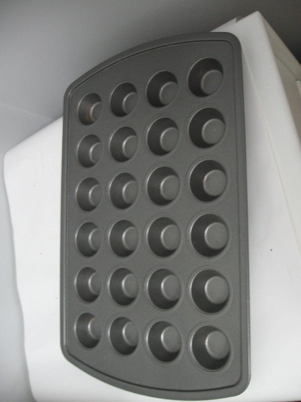 2 dozen hole small muffin pan