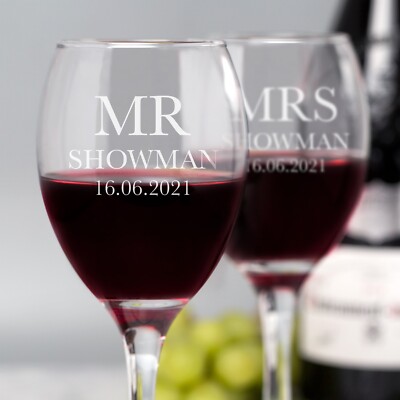 Personalisiertes Mr and & Mrs Hochzeit Weingläser Set Hochzeitsgeschenk für Bräutigam Braut