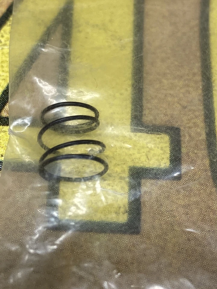 Dynamite DYN6308 Throttle Barrel Spring NewInPack USA Shipped - Image 2 of 3