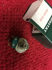 49M9  200 OHM 1.5 WATT CLAROSTAT MINI POTENTIOMETER NOS