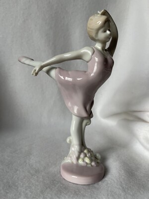 Porcelain Women Ballet Dancer in Arabesque on Pointe
