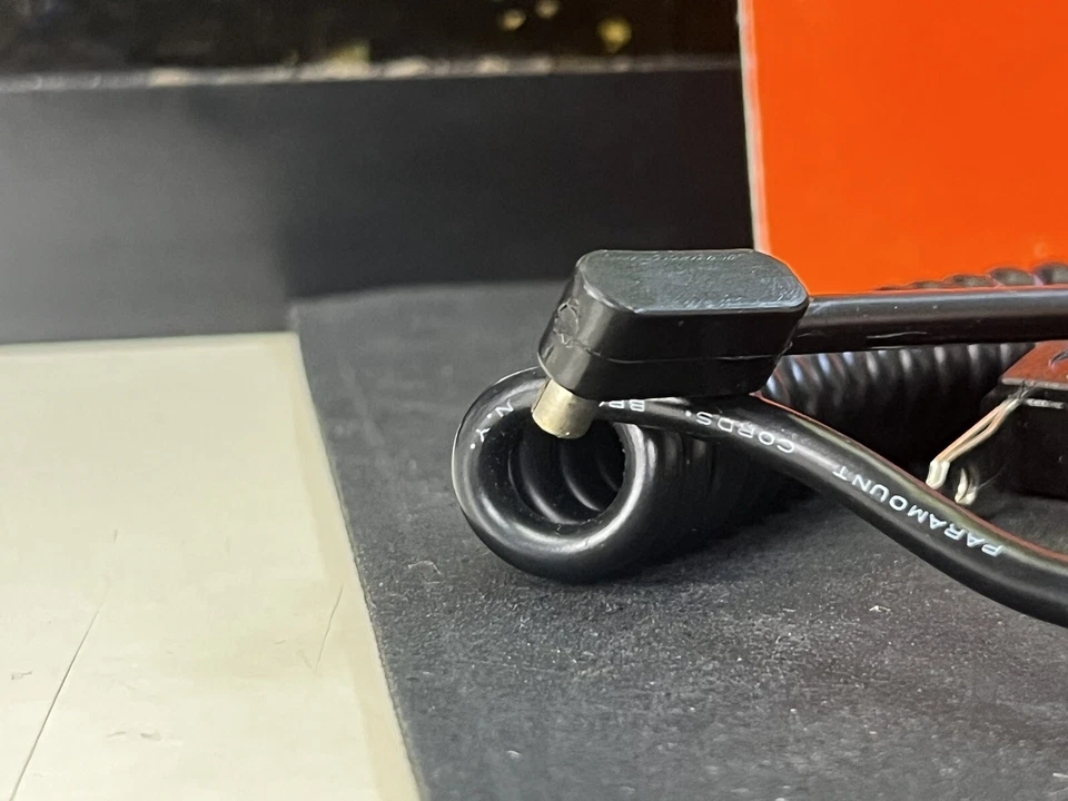 Vintage Paramount PC/AC Coiled Cord 6' camera flash cord - Image 4 of 4